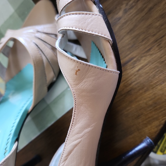 MICHELLE.K  heels size 8 1/2 - Picture 9 of 11